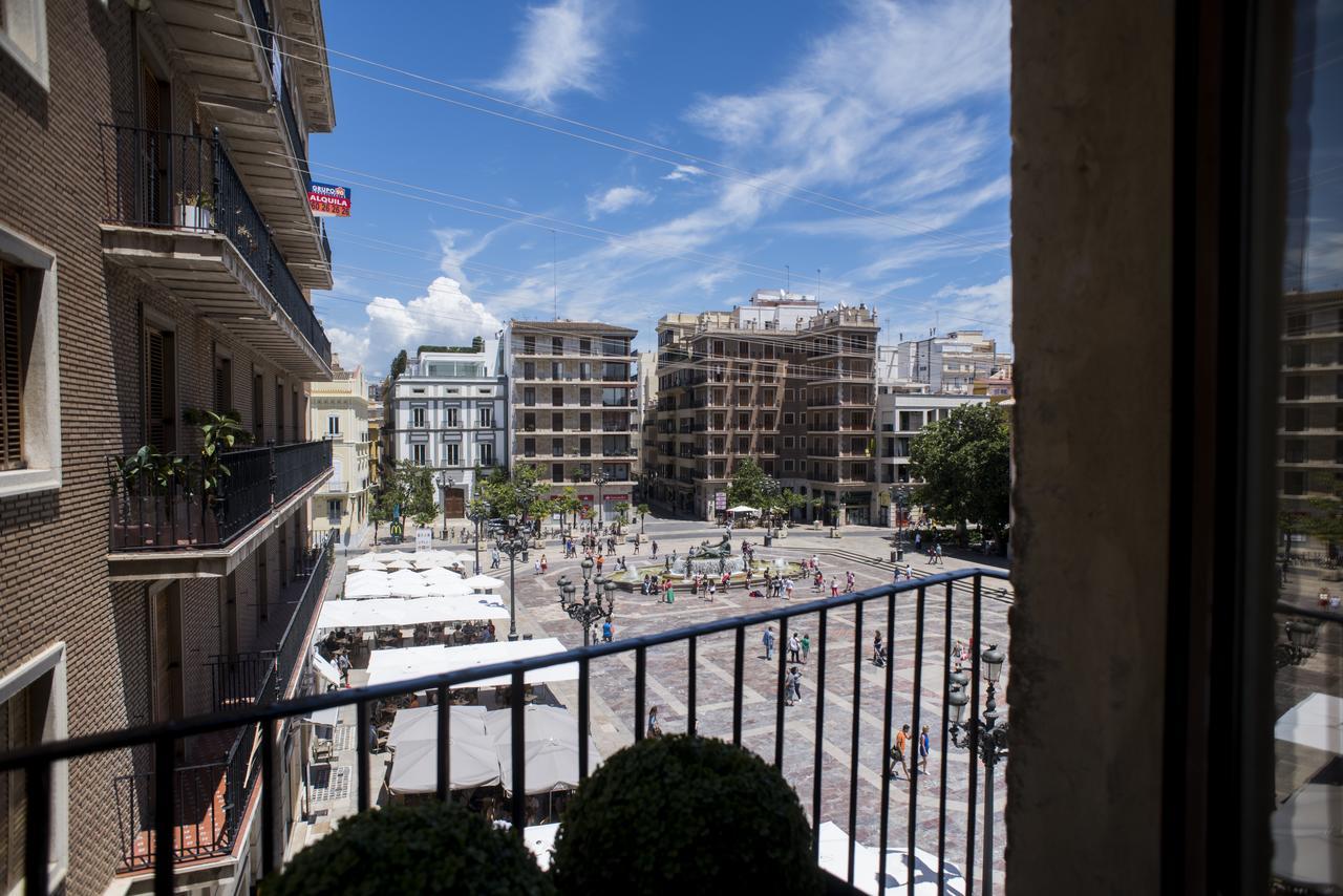 Plaza De La Virgen * Valenza